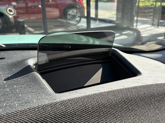 MINI クーパーC クラシック・トリム 弊社デモカー・ハンドルヒーター・シートヒーター・バックカメラ・前後障害物センサー・ハンズオフACC・衝突軽減ブレーキ・AppleCarPlay・ヘッドアップディスプレイ・16インチAW・ETC・禁煙車(29枚目)