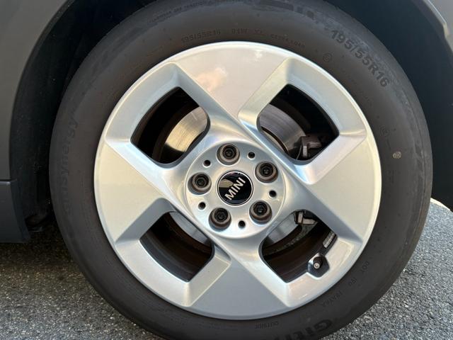 MINI クーパーC クラシック・トリム 弊社デモカー・ハンドルヒーター・シートヒーター・バックカメラ・前後障害物センサー・ハンズオフACC・衝突軽減ブレーキ・AppleCarPlay・ヘッドアップディスプレイ・16インチAW・ETC・禁煙車(56枚目)
