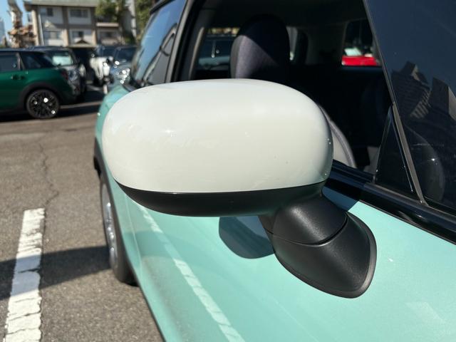 MINI クーパーC クラシック・トリム 弊社デモカー・ハンドルヒーター・シートヒーター・バックカメラ・前後障害物センサー・ハンズオフACC・衝突軽減ブレーキ・AppleCarPlay・ヘッドアップディスプレイ・16インチAW・ETC・禁煙車(62枚目)