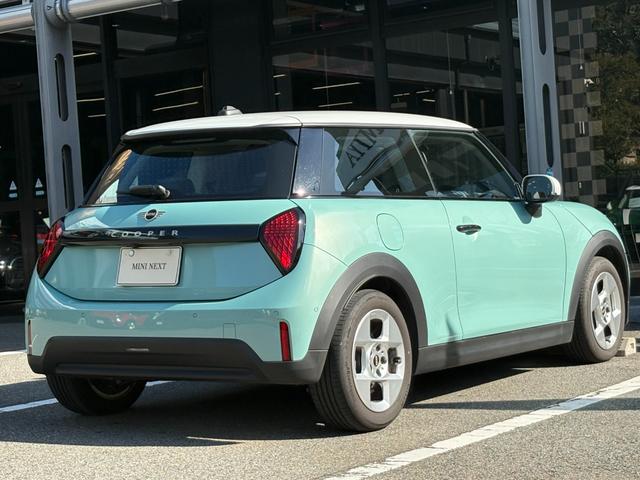 MINI クーパーC クラシック・トリム 弊社デモカー・ハンドルヒーター・シートヒーター・バックカメラ・前後障害物センサー・ハンズオフACC・衝突軽減ブレーキ・AppleCarPlay・ヘッドアップディスプレイ・16インチAW・ETC・禁煙車(74枚目)