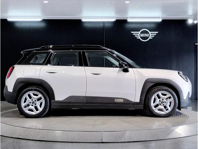 MINI エースマンE クラシック・トリム BMWJapanデモカー・クラシックトリム・360度カメラ・ハンドルヒーター・シートヒーター・ヘッドアップディスプレイ・ハンズオフACC・衝突軽減ブレーキ・17インチAW・禁煙車・ETC(7枚目)