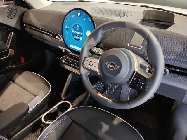 MINI エースマンE クラシック・トリム BMWJapanデモカー・クラシックトリム・360度カメラ・ハンドルヒーター・シートヒーター・ヘッドアップディスプレイ・ハンズオフACC・衝突軽減ブレーキ・17インチAW・禁煙車・ETC(13枚目)