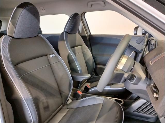 MINI エースマンE クラシック・トリム BMWJapanデモカー・クラシックトリム・360度カメラ・ハンドルヒーター・シートヒーター・ヘッドアップディスプレイ・ハンズオフACC・衝突軽減ブレーキ・17インチAW・禁煙車・ETC(14枚目)