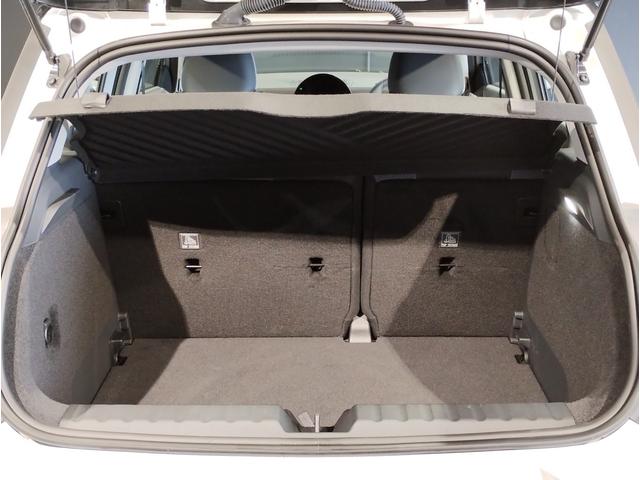 MINI エースマンE クラシック・トリム BMWJapanデモカー・クラシックトリム・360度カメラ・ハンドルヒーター・シートヒーター・ヘッドアップディスプレイ・ハンズオフACC・衝突軽減ブレーキ・17インチAW・禁煙車・ETC(19枚目)