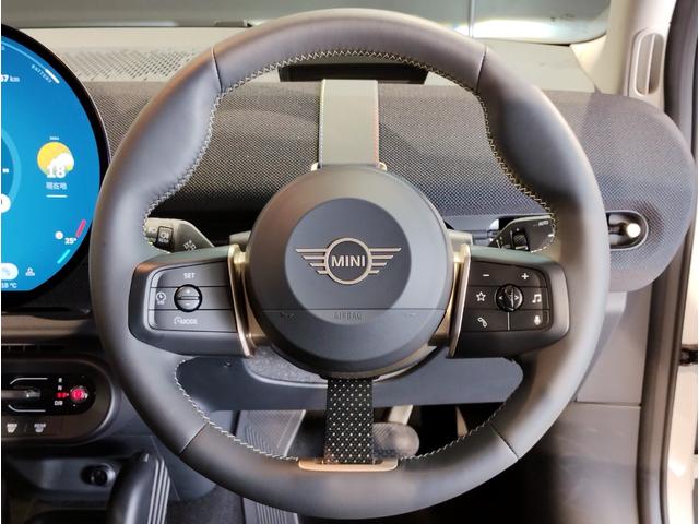 MINI エースマンE クラシック・トリム BMWJapanデモカー・クラシックトリム・360度カメラ・ハンドルヒーター・シートヒーター・ヘッドアップディスプレイ・ハンズオフACC・衝突軽減ブレーキ・17インチAW・禁煙車・ETC(25枚目)