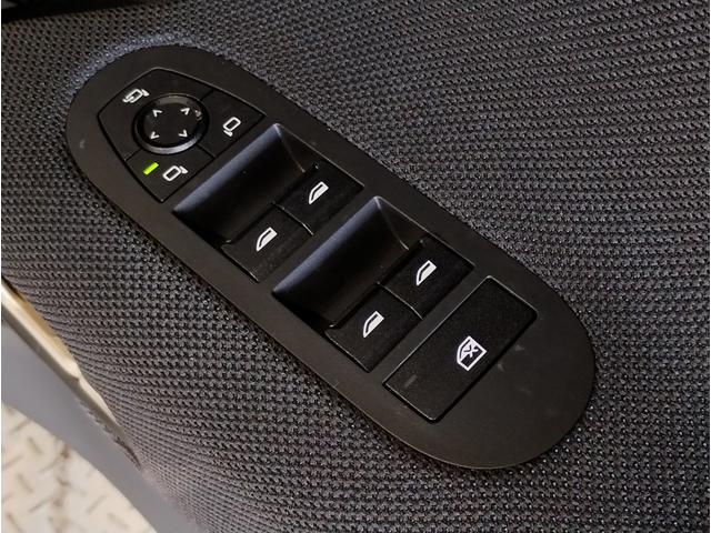 MINI エースマンE クラシック・トリム BMWJapanデモカー・クラシックトリム・360度カメラ・ハンドルヒーター・シートヒーター・ヘッドアップディスプレイ・ハンズオフACC・衝突軽減ブレーキ・17インチAW・禁煙車・ETC(56枚目)