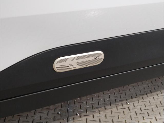 MINI エースマンE クラシック・トリム BMWJapanデモカー・クラシックトリム・360度カメラ・ハンドルヒーター・シートヒーター・ヘッドアップディスプレイ・ハンズオフACC・衝突軽減ブレーキ・17インチAW・禁煙車・ETC(73枚目)