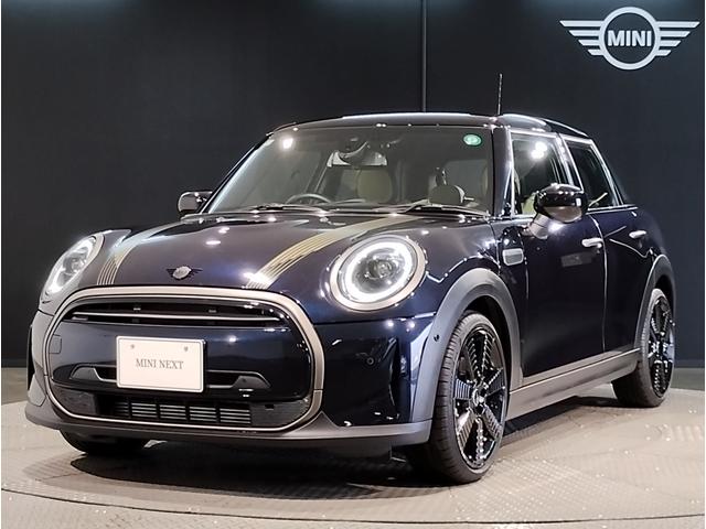 MINI クーパー レゾリュート・エディション 弊社元デモカー 特別仕様車 アップルカープレイ クルーズコントロール 専用ブロンズパーツ 純正18インチアロイホイール LEDヘッドライト インテリジェントセーフティ バックカメラ ミラーETC(6枚目)