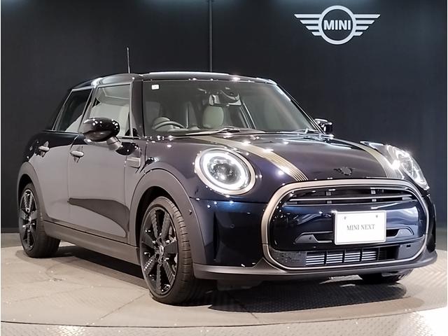 MINI クーパー レゾリュート・エディション 弊社元デモカー 特別仕様車 アップルカープレイ クルーズコントロール 専用ブロンズパーツ 純正18インチアロイホイール LEDヘッドライト インテリジェントセーフティ バックカメラ ミラーETC(12枚目)