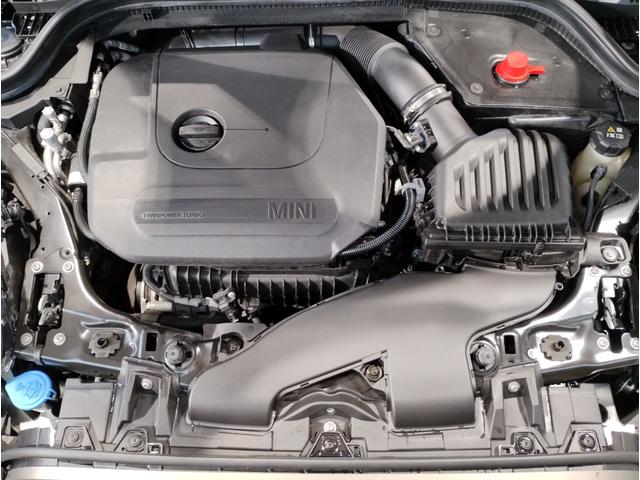 MINI クーパー レゾリュート・エディション 弊社元デモカー 特別仕様車 アップルカープレイ クルーズコントロール 専用ブロンズパーツ 純正18インチアロイホイール LEDヘッドライト インテリジェントセーフティ バックカメラ ミラーETC(13枚目)