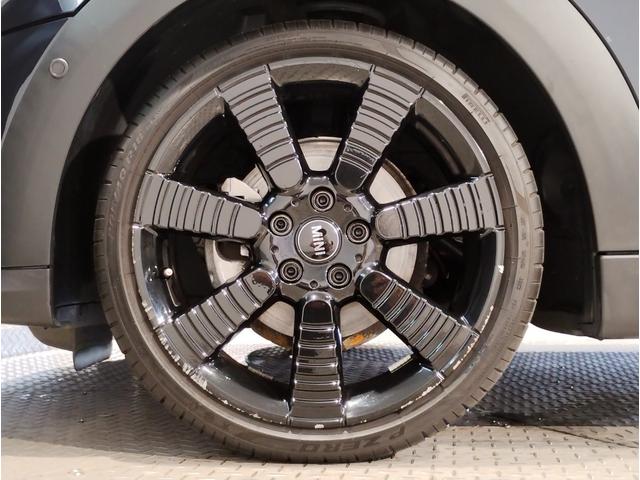 MINI クーパー レゾリュート・エディション 弊社元デモカー 特別仕様車 アップルカープレイ クルーズコントロール 専用ブロンズパーツ 純正18インチアロイホイール LEDヘッドライト インテリジェントセーフティ バックカメラ ミラーETC(21枚目)