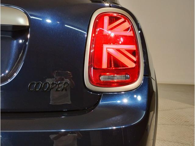 MINI クーパー レゾリュート・エディション 弊社元デモカー 特別仕様車 アップルカープレイ クルーズコントロール 専用ブロンズパーツ 純正18インチアロイホイール LEDヘッドライト インテリジェントセーフティ バックカメラ ミラーETC(22枚目)