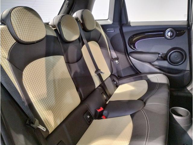 MINI クーパー レゾリュート・エディション 弊社元デモカー 特別仕様車 アップルカープレイ クルーズコントロール 専用ブロンズパーツ 純正18インチアロイホイール LEDヘッドライト インテリジェントセーフティ バックカメラ ミラーETC(31枚目)