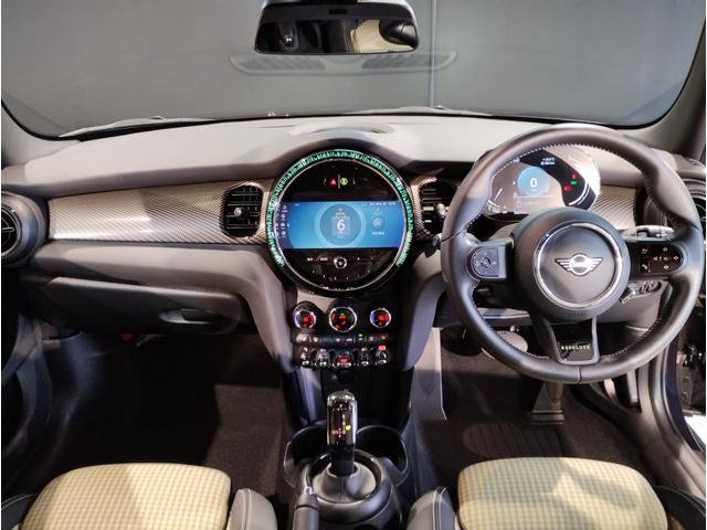 MINI クーパー レゾリュート・エディション 弊社元デモカー 特別仕様車 アップルカープレイ クルーズコントロール 専用ブロンズパーツ 純正18インチアロイホイール LEDヘッドライト インテリジェントセーフティ バックカメラ ミラーETC(35枚目)