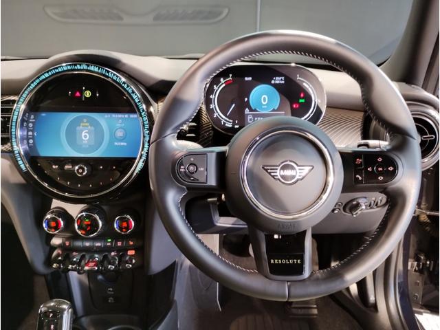MINI クーパー レゾリュート・エディション 弊社元デモカー 特別仕様車 アップルカープレイ クルーズコントロール 専用ブロンズパーツ 純正18インチアロイホイール LEDヘッドライト インテリジェントセーフティ バックカメラ ミラーETC(36枚目)