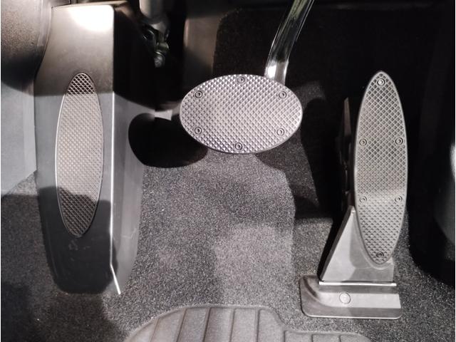 MINI クーパー レゾリュート・エディション 弊社元デモカー 特別仕様車 アップルカープレイ クルーズコントロール 専用ブロンズパーツ 純正18インチアロイホイール LEDヘッドライト インテリジェントセーフティ バックカメラ ミラーETC(43枚目)