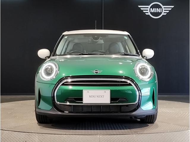 MINI クーパーDプレミアムプラスパッケージクラシックトリム 弊社元デモカー アップルカープレイ バックカメラ シートヒーター LEDヘッドライト 純正16インチアロイホイール インテリジェントセーフティ コンフォートアクセス クルーズコントロール(5枚目)