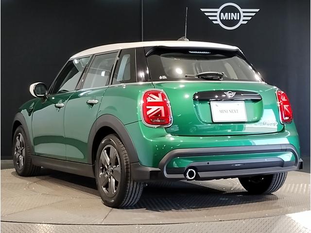 MINI クーパーDプレミアムプラスパッケージクラシックトリム 弊社元デモカー アップルカープレイ バックカメラ シートヒーター LEDヘッドライト 純正16インチアロイホイール インテリジェントセーフティ コンフォートアクセス クルーズコントロール(7枚目)