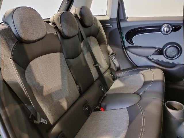 MINI クーパーDプレミアムプラスパッケージクラシックトリム 弊社元デモカー アップルカープレイ バックカメラ シートヒーター LEDヘッドライト 純正16インチアロイホイール インテリジェントセーフティ コンフォートアクセス クルーズコントロール(16枚目)