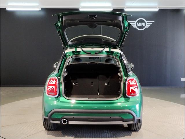 MINI クーパーDプレミアムプラスパッケージクラシックトリム 弊社元デモカー アップルカープレイ バックカメラ シートヒーター LEDヘッドライト 純正16インチアロイホイール インテリジェントセーフティ コンフォートアクセス クルーズコントロール(19枚目)