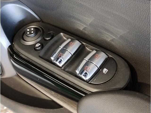 MINI クーパーDプレミアムプラスパッケージクラシックトリム 弊社元デモカー アップルカープレイ バックカメラ シートヒーター LEDヘッドライト 純正16インチアロイホイール インテリジェントセーフティ コンフォートアクセス クルーズコントロール(52枚目)