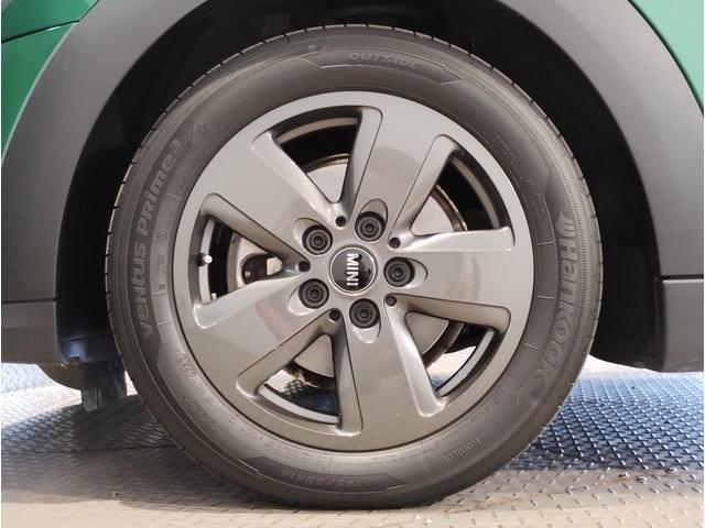 MINI クーパーDプレミアムプラスパッケージクラシックトリム 弊社元デモカー アップルカープレイ バックカメラ シートヒーター LEDヘッドライト 純正16インチアロイホイール インテリジェントセーフティ コンフォートアクセス クルーズコントロール(57枚目)