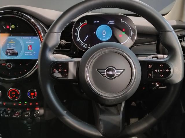 MINI クーパーDプレミアムプラスパッケージクラシックトリム クラシックトリム クルーズコントロール シートヒーター アップルカープレイ バックカメラ 衝突被害軽減ブレーキ コンフォートアクセス LEDヘッドライト マルチファンクションステアリング(33枚目)