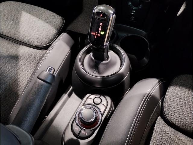 MINI クーパーDプレミアムプラスパッケージクラシックトリム クラシックトリム クルーズコントロール シートヒーター アップルカープレイ バックカメラ 衝突被害軽減ブレーキ コンフォートアクセス LEDヘッドライト マルチファンクションステアリング(51枚目)
