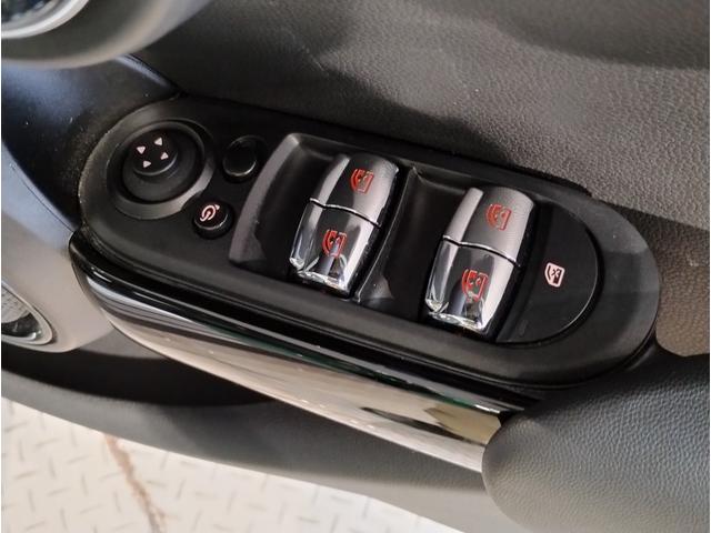 MINI クーパーDプレミアムプラスパッケージクラシックトリム クラシックトリム クルーズコントロール シートヒーター アップルカープレイ バックカメラ 衝突被害軽減ブレーキ コンフォートアクセス LEDヘッドライト マルチファンクションステアリング(60枚目)