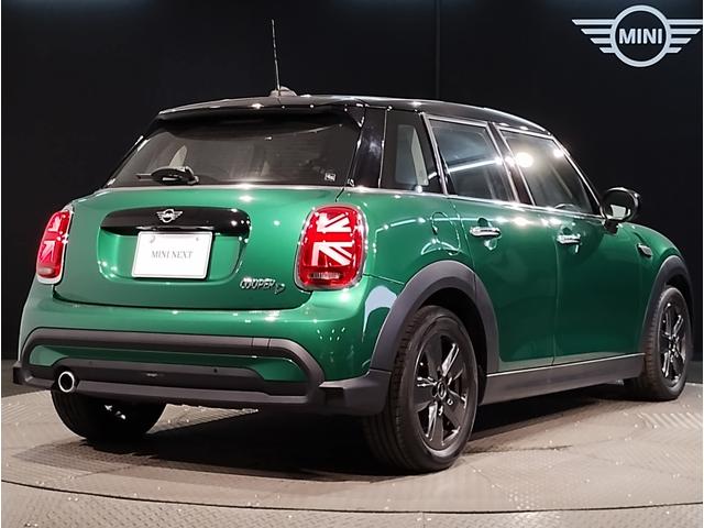 MINI クーパーDプレミアムプラスパッケージクラシックトリム クラシックトリム クルーズコントロール シートヒーター アップルカープレイ バックカメラ 衝突被害軽減ブレーキ コンフォートアクセス LEDヘッドライト マルチファンクションステアリング(67枚目)