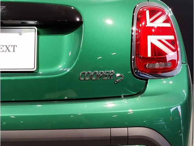 MINI クーパーDプレミアムプラスパッケージクラシックトリム クラシックトリム クルーズコントロール シートヒーター アップルカープレイ バックカメラ 衝突被害軽減ブレーキ コンフォートアクセス LEDヘッドライト マルチファンクションステアリング(80枚目)