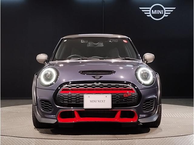 MINI ジョンクーパーワークスGP 世界3000台限定車 日本240台限定車 レッドブレーキキャリパー ダイナミカレザー バックカメラ 純正HDDナビ 専用18インチAW ミラー型ETC(5枚目)