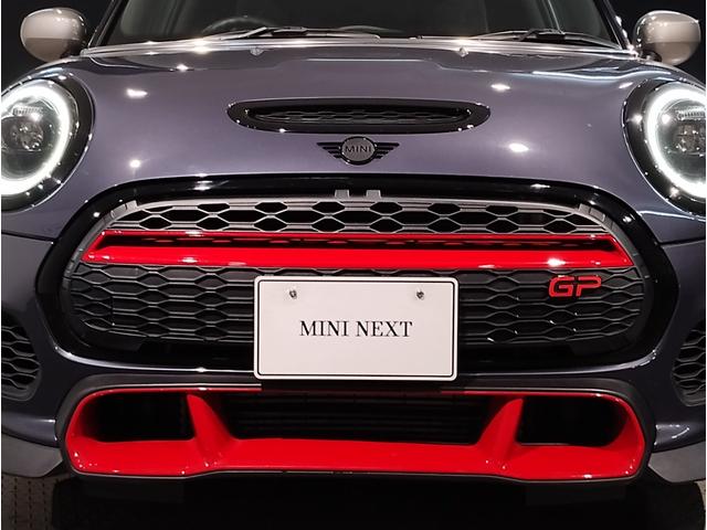 MINI ジョンクーパーワークスGP 世界3000台限定車 日本240台限定車 レッドブレーキキャリパー ダイナミカレザー バックカメラ 純正HDDナビ 専用18インチAW ミラー型ETC(16枚目)