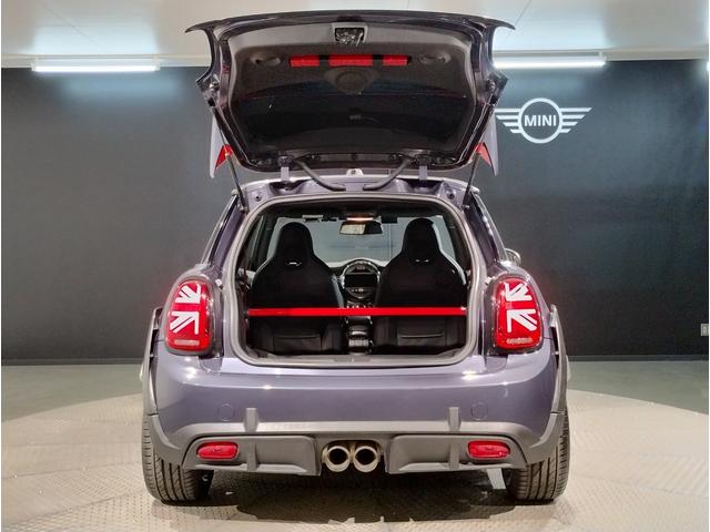MINI ジョンクーパーワークスGP 世界3000台限定車 日本240台限定車 レッドブレーキキャリパー ダイナミカレザー バックカメラ 純正HDDナビ 専用18インチAW ミラー型ETC(19枚目)