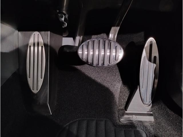 MINI ジョンクーパーワークスGP 世界3000台限定車 日本240台限定車 レッドブレーキキャリパー ダイナミカレザー バックカメラ 純正HDDナビ 専用18インチAW ミラー型ETC(40枚目)