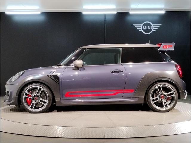 MINI ジョンクーパーワークスGP 世界3000台限定車 日本240台限定車 レッドブレーキキャリパー ダイナミカレザー バックカメラ 純正HDDナビ 専用18インチAW ミラー型ETC(69枚目)