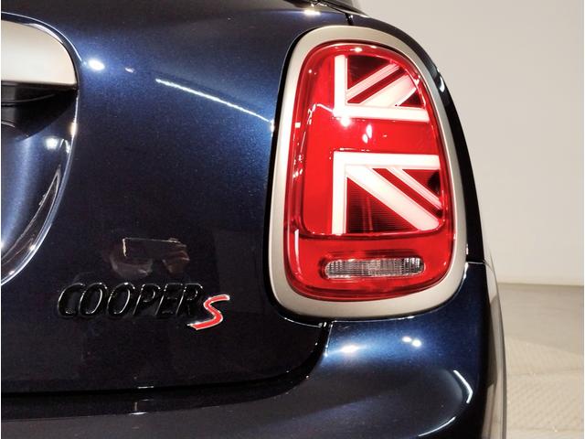 MINI クーパーS レゾリュート・エディション ワンオーナー 特別仕様車 アップルカープレイ シートヒーター クルーズコントロール 衝突被害軽減ブレーキ 前後障害物センサー リアカメラ 純正18インチアルミホイール コンフォートアクセス(23枚目)