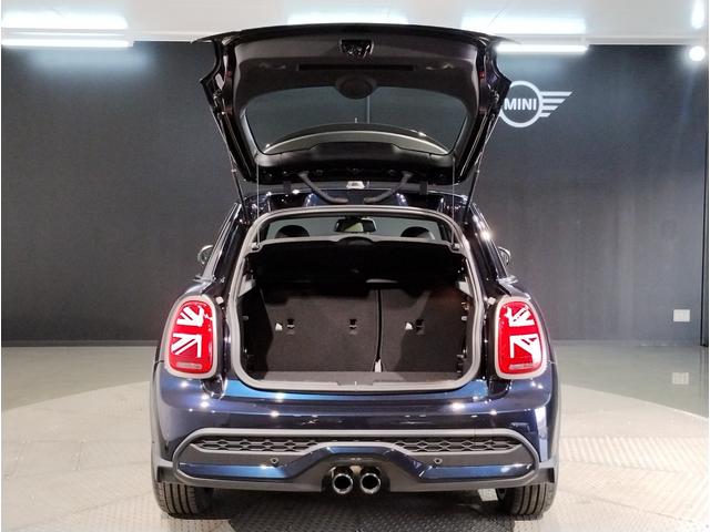 MINI クーパーS レゾリュート・エディション ワンオーナー 特別仕様車 アップルカープレイ シートヒーター クルーズコントロール 衝突被害軽減ブレーキ 前後障害物センサー リアカメラ 純正18インチアルミホイール コンフォートアクセス(28枚目)