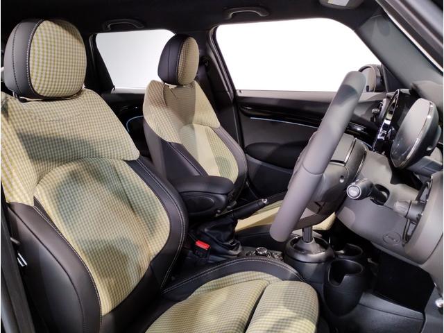 MINI クーパーS レゾリュート・エディション ワンオーナー 特別仕様車 アップルカープレイ シートヒーター クルーズコントロール 衝突被害軽減ブレーキ 前後障害物センサー リアカメラ 純正18インチアルミホイール コンフォートアクセス(32枚目)