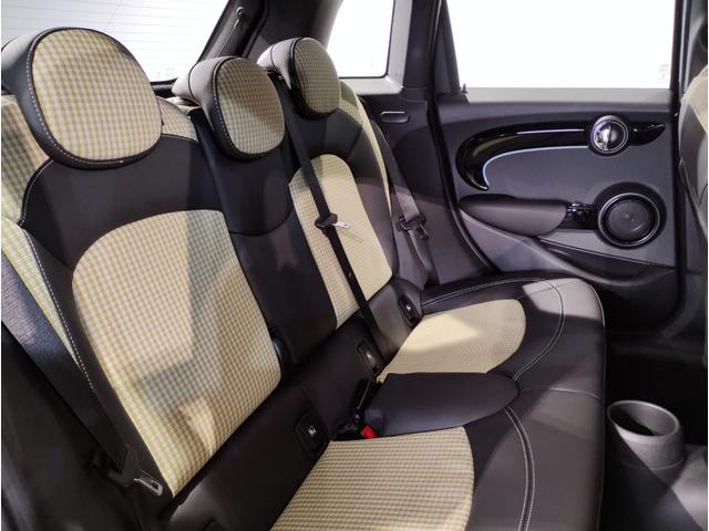 MINI クーパーS レゾリュート・エディション ワンオーナー 特別仕様車 アップルカープレイ シートヒーター クルーズコントロール 衝突被害軽減ブレーキ 前後障害物センサー リアカメラ 純正18インチアルミホイール コンフォートアクセス(33枚目)