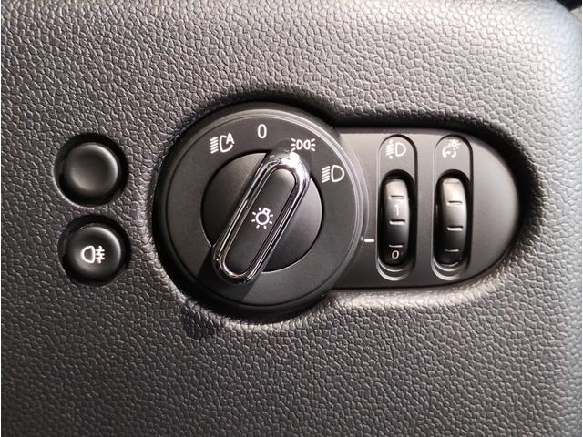 MINI クーパーS レゾリュート・エディション ワンオーナー 特別仕様車 アップルカープレイ シートヒーター クルーズコントロール 衝突被害軽減ブレーキ 前後障害物センサー リアカメラ 純正18インチアルミホイール コンフォートアクセス(42枚目)