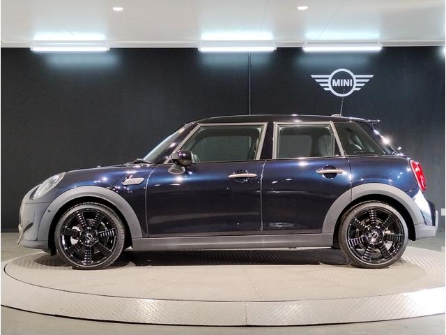 MINI クーパーS レゾリュート・エディション ワンオーナー 特別仕様車 アップルカープレイ シートヒーター クルーズコントロール 衝突被害軽減ブレーキ 前後障害物センサー リアカメラ 純正18インチアルミホイール コンフォートアクセス(68枚目)