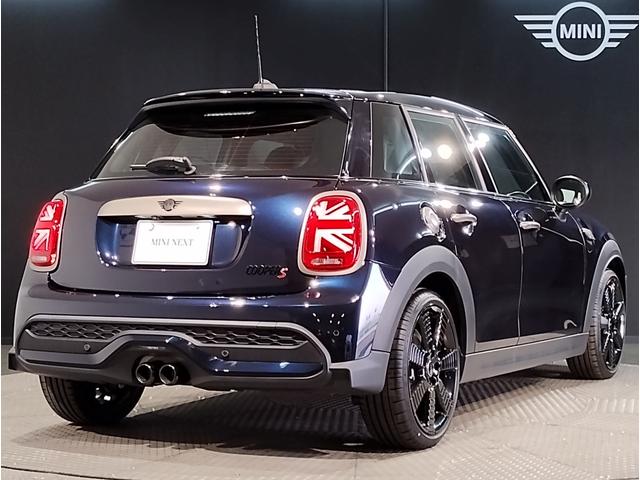 MINI クーパーS レゾリュート・エディション ワンオーナー 特別仕様車 アップルカープレイ シートヒーター クルーズコントロール 衝突被害軽減ブレーキ 前後障害物センサー リアカメラ 純正18インチアルミホイール コンフォートアクセス(71枚目)