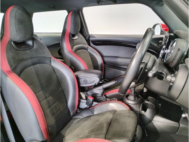 ＭＩＮＩ ジョンクーパーワークス　２年保証付・トラックスタイル・シートヒーター・アクティブクルーズ・ヘッドアップディスプレイ・パドルシフト・１８インチＡＷ・バックカメラ・ＥＴＣ・禁煙車（14枚目）