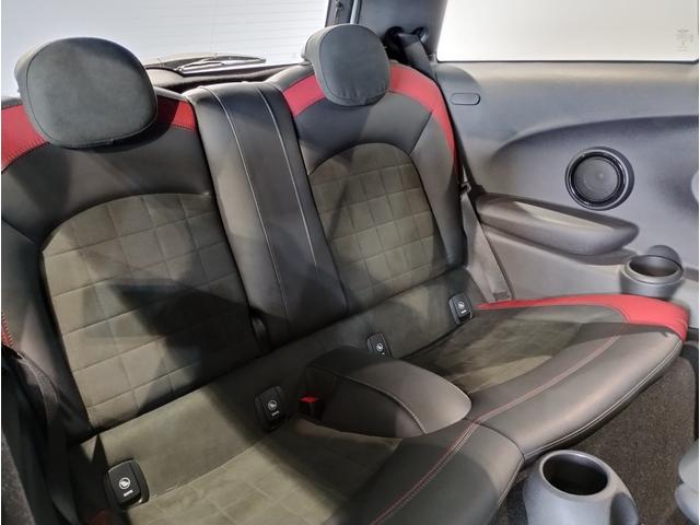 ＭＩＮＩ ジョンクーパーワークス　２年保証付・トラックスタイル・シートヒーター・アクティブクルーズ・ヘッドアップディスプレイ・パドルシフト・１８インチＡＷ・バックカメラ・ＥＴＣ・禁煙車（16枚目）