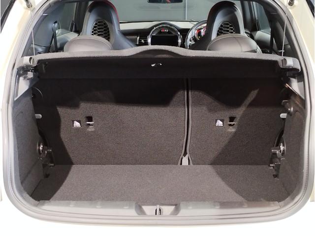 ＭＩＮＩ ジョンクーパーワークス　２年保証付・トラックスタイル・シートヒーター・アクティブクルーズ・ヘッドアップディスプレイ・パドルシフト・１８インチＡＷ・バックカメラ・ＥＴＣ・禁煙車（19枚目）