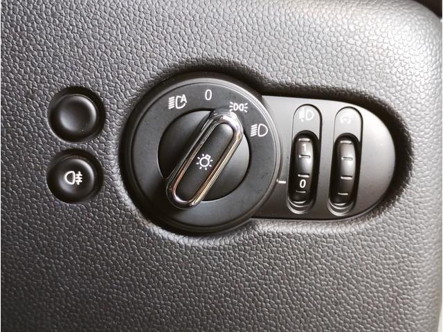 ＭＩＮＩ ジョンクーパーワークス　２年保証付・トラックスタイル・シートヒーター・アクティブクルーズ・ヘッドアップディスプレイ・パドルシフト・１８インチＡＷ・バックカメラ・ＥＴＣ・禁煙車（30枚目）