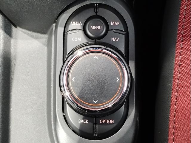 ＭＩＮＩ ジョンクーパーワークス　２年保証付・トラックスタイル・シートヒーター・アクティブクルーズ・ヘッドアップディスプレイ・パドルシフト・１８インチＡＷ・バックカメラ・ＥＴＣ・禁煙車（42枚目）