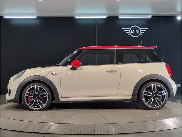 ＭＩＮＩ ジョンクーパーワークス　２年保証付・トラックスタイル・シートヒーター・アクティブクルーズ・ヘッドアップディスプレイ・パドルシフト・１８インチＡＷ・バックカメラ・ＥＴＣ・禁煙車（73枚目）