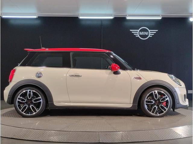 ＭＩＮＩ ジョンクーパーワークス　２年保証付・トラックスタイル・シートヒーター・アクティブクルーズ・ヘッドアップディスプレイ・パドルシフト・１８インチＡＷ・バックカメラ・ＥＴＣ・禁煙車（77枚目）